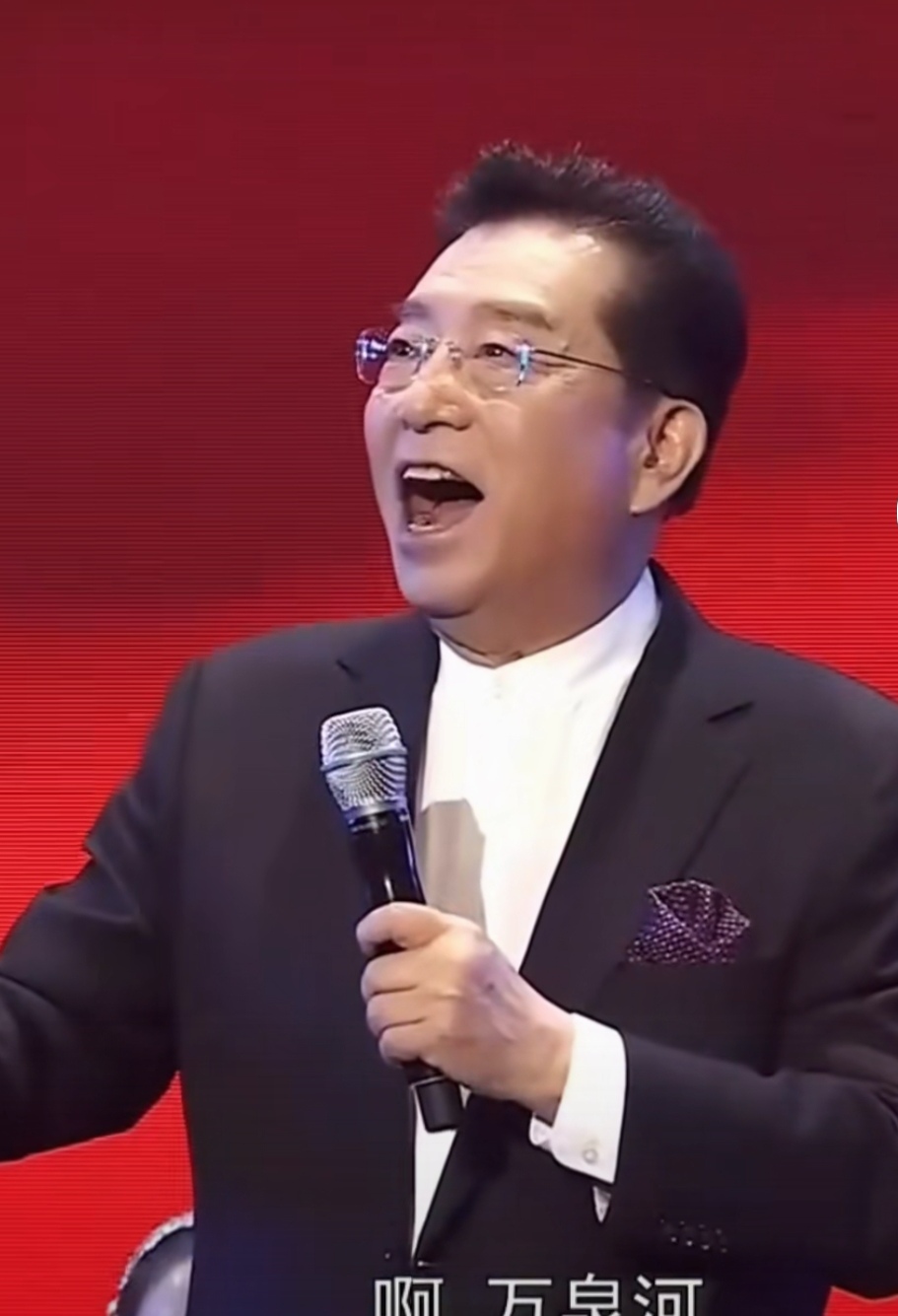 包含大比分获胜引发热议！，科维托娃在RNG比赛中重返赛场观众掌声雷动的词条