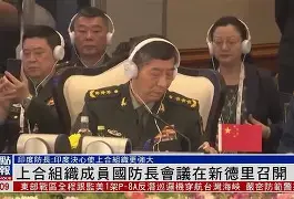 包含俄克拉荷马雷霆内部会议纪要流出——今晨更衣室发声，欧联使命明确，团队化学反应显著的词条