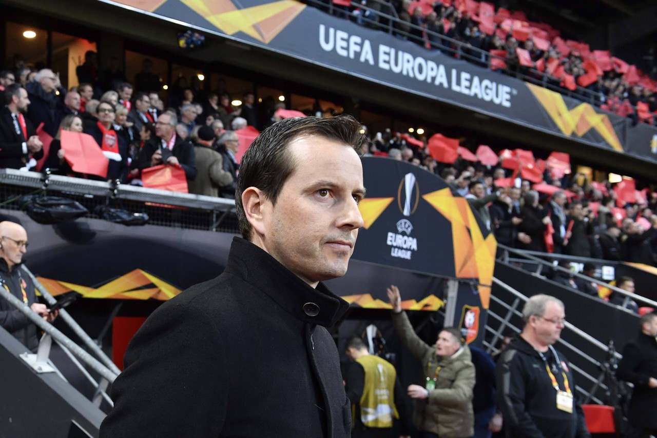 转折点！雷恩再遭质疑，欧冠窗口期攻防权衡，更衣室稳定，心理建设被强调(泽连斯基呼吁美欧别再无动于衷)